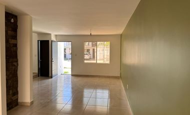 CASA EN CONDOMINIO EN RENTA $9,700.00 INCLUYE MATENIMIENTO