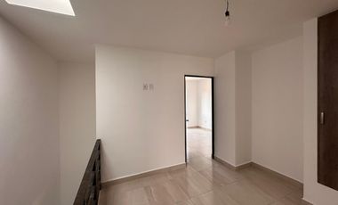 CASA EN CONDOMINIO EN RENTA $9,700.00 INCLUYE MATENIMIENTO