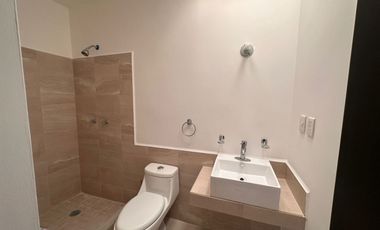 CASA EN CONDOMINIO EN RENTA $9,700.00 INCLUYE MATENIMIENTO