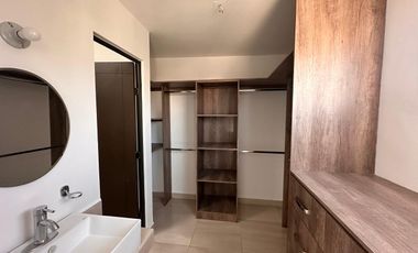 CASA EN CONDOMINIO EN RENTA $9,700.00 INCLUYE MATENIMIENTO