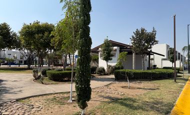 CASA EN CONDOMINIO EN RENTA $9,700.00 INCLUYE MATENIMIENTO