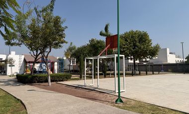 CASA EN CONDOMINIO EN RENTA $9,700.00 INCLUYE MATENIMIENTO