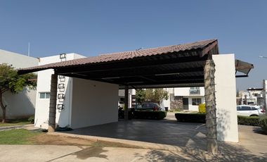 CASA EN CONDOMINIO EN RENTA $9,700.00 INCLUYE MATENIMIENTO