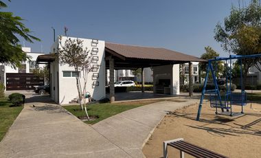 CASA EN CONDOMINIO EN RENTA $9,700.00 INCLUYE MATENIMIENTO