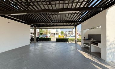 CASA EN CONDOMINIO EN RENTA $9,700.00 INCLUYE MATENIMIENTO