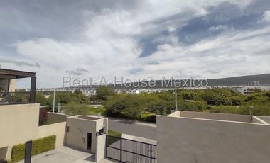 Departamento de 3 recámaras en segundo piso en renta en El Refugio, Querétaro