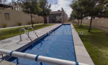 Departamento de 3 recámaras en segundo piso en renta en El Refugio, Querétaro