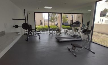 Departamento de 3 recámaras en segundo piso en renta en El Refugio, Querétaro