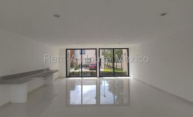 Departamento de 3 recámaras en segundo piso en renta en El Refugio, Querétaro