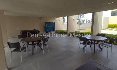 Departamento de 3 recámaras en segundo piso en renta en El Refugio, Querétaro