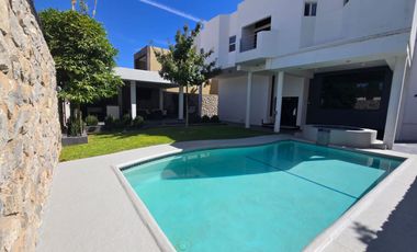 VENTA RESIDENCIA EN PORTALES DE ABADÍA