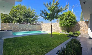 VENTA RESIDENCIA EN PORTALES DE ABADÍA