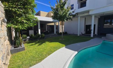 VENTA RESIDENCIA EN PORTALES DE ABADÍA