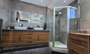 VENTA RESIDENCIA EN PORTALES DE ABADÍA