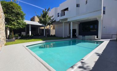 VENTA RESIDENCIA EN PORTALES DE ABADÍA