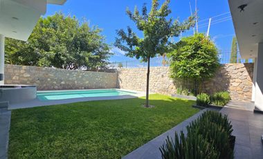 VENTA RESIDENCIA EN PORTALES DE ABADÍA