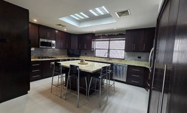 VENTA RESIDENCIA EN PORTALES DE ABADÍA