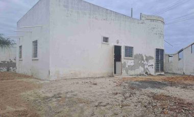 Salinas Frente a las Antenas de Tv Cable.