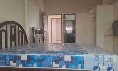 Salinas Frente a las Antenas de Tv Cable.