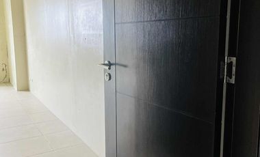 Rush LOWEST SALE  OR RENT One large bedroom with parking   NEWLY RENOVATED at Avida Prime Taft  Manila