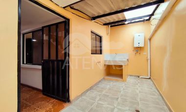 CASA AMPLIA EN RENTA, BAÑOS - CANCHAS SUAREZ