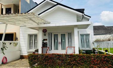 Rumah Murah 2 Lantai 3 Kamar Tidur Di Kawasan Wisata Lembang Pinggir Jalan Bebas Banjir