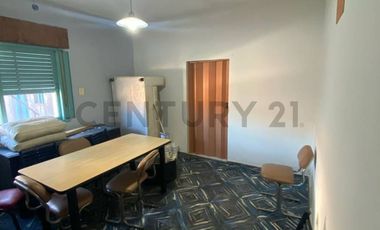 Venta de Casa de 4 dormitorios a reciclar en Barrio Belgrano