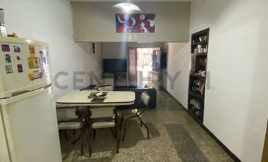 Venta de Casa de 4 dormitorios a reciclar en Barrio Belgrano