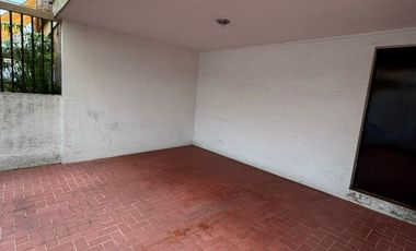 CASA EN RENTA, COL. LADRON DE GUEVARA