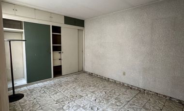 CASA EN RENTA, COL. LADRON DE GUEVARA