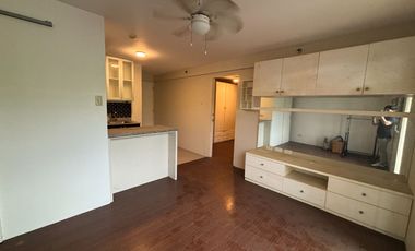 Rush Sale! 1 Bedroom Unit with Parking Solano Hills Building 3 West Service Road Sucat Muntinlupa City