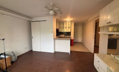 Rush Sale! 1 Bedroom Unit with Parking Solano Hills Building 3 West Service Road Sucat Muntinlupa City