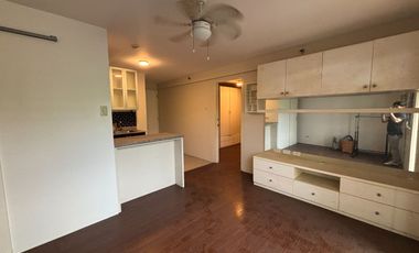 Rush Sale! 1 Bedroom Unit with Parking Solano Hills Building 3 West Service Road Sucat Muntinlupa City