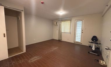 Rush Sale! 1 Bedroom Unit with Parking Solano Hills Building 3 West Service Road Sucat Muntinlupa City