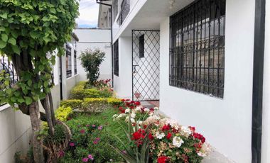 🏡 Casa en venta en Ibarra – Ideal para vivir e invertir, uso residencial o comercial