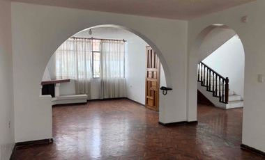 🏡 Casa en venta en Ibarra – Ideal para vivir e invertir, uso residencial o comercial
