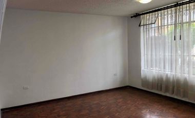 🏡 Casa en venta en Ibarra – Ideal para vivir e invertir, uso residencial o comercial
