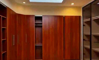 Dijual Rumah Mewah Seperti Villa  di tengah pusat Bisnis Cilandak