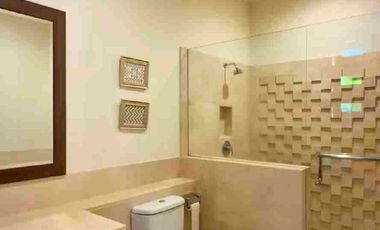 Dijual Rumah Mewah Seperti Villa  di tengah pusat Bisnis Cilandak