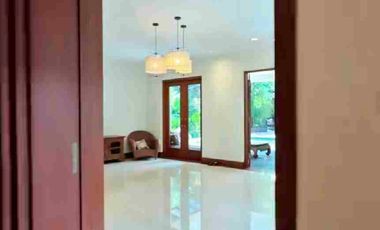 Dijual Rumah Mewah Seperti Villa  di tengah pusat Bisnis Cilandak