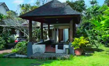 Dijual Rumah Mewah Seperti Villa  di tengah pusat Bisnis Cilandak