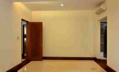 Dijual Rumah Mewah Seperti Villa  di tengah pusat Bisnis Cilandak