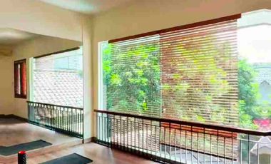 Dijual Rumah Mewah Seperti Villa  di tengah pusat Bisnis Cilandak