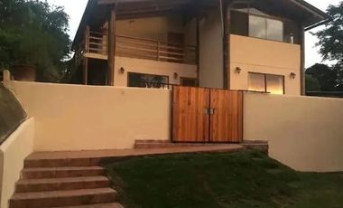 Venta de Quinta con Piscina Urbanización Cascada Azul, Pedro Vicente Maldonado