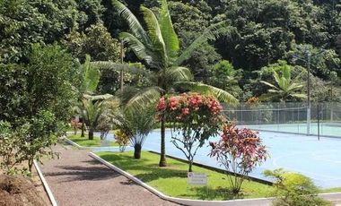 Venta de Quinta con Piscina Urbanización Cascada Azul, Pedro Vicente Maldonado