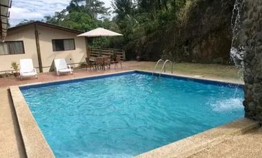 Venta de Quinta con Piscina Urbanización Cascada Azul, Pedro Vicente Maldonado