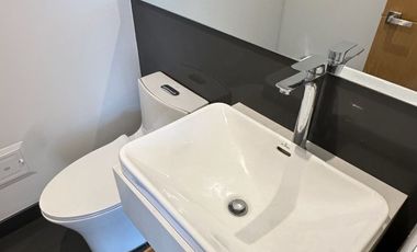 Venta apartamento en North Point House.  Espacio, confort y exclusividad!