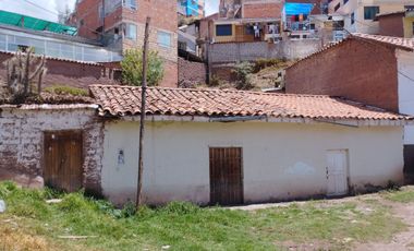 🏡✨ EN VENTA: Terreno Esquinero de 300m² en Urb. Conquistadores – ¡A pasos del Centro Histórico de Cusco! ✨🌍