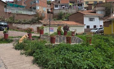 🏡✨ EN VENTA: Terreno Esquinero de 300m² en Urb. Conquistadores – ¡A pasos del Centro Histórico de Cusco! ✨🌍