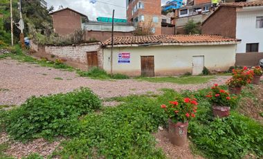 🏡✨ EN VENTA: Terreno Esquinero de 300m² en Urb. Conquistadores – ¡A pasos del Centro Histórico de Cusco! ✨🌍